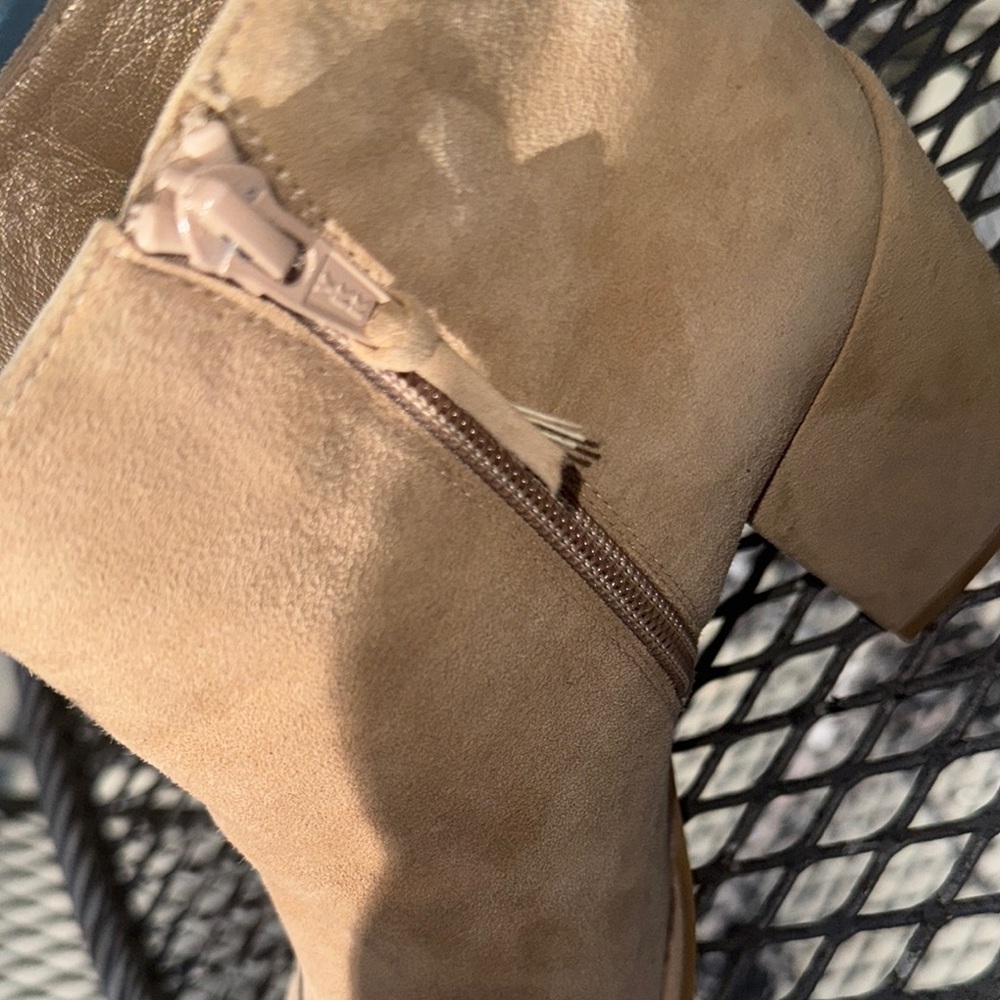 Women's Stuart Weitzman Tan Ankle Boots size 7 - Picture 11 of 11
